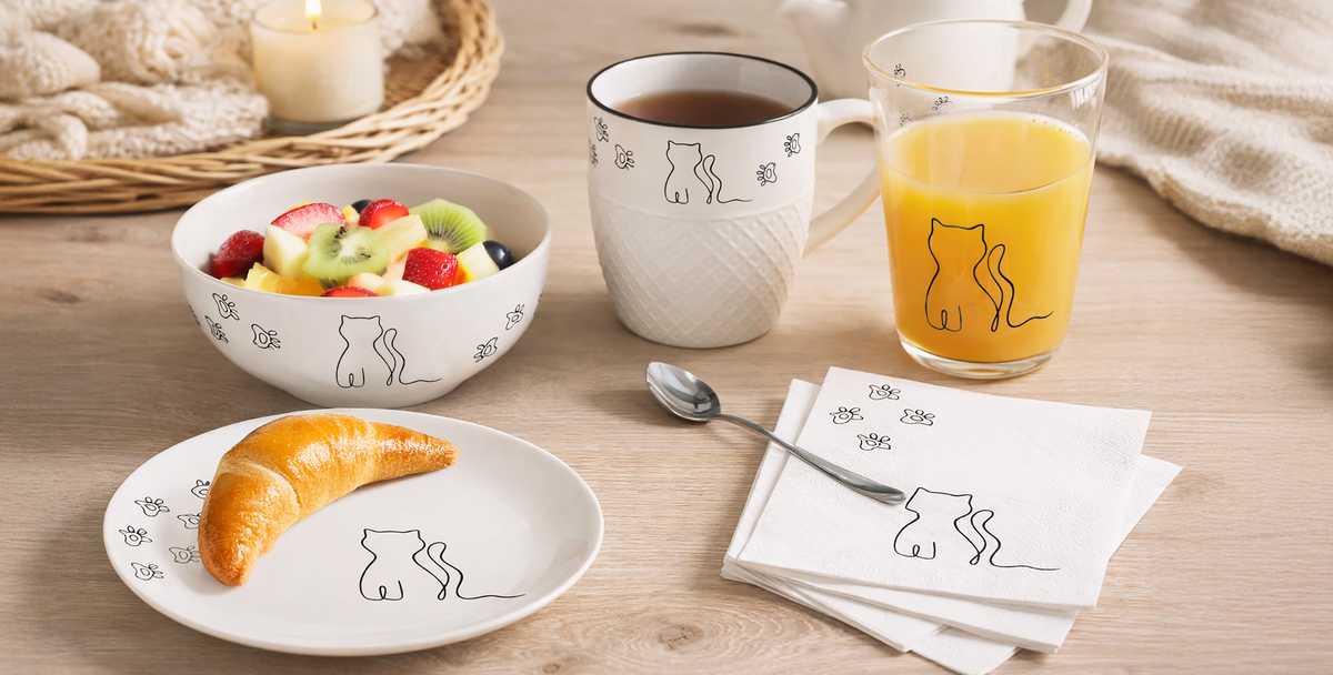 AKO MICKA A PSÍK PEKNE STOLOVALI