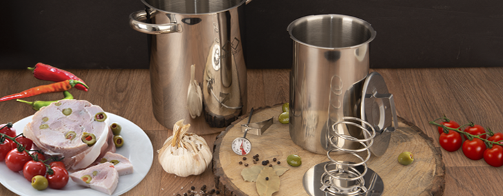 DOMÁCA KURACIA  ŠUNKA  S  OLIVAMI