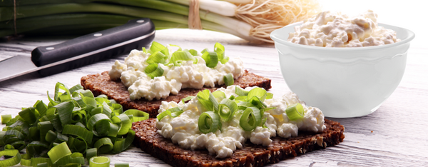 TVAROHOVÁ NÁTIERKA S JARNOU CIBUĽKOU