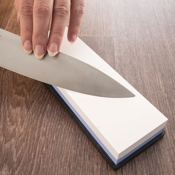 Brúsny kameň s podložkou a úchytom na nože