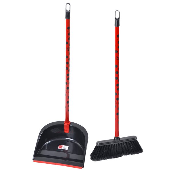 Zmeták s palicou a lopatkou lienka