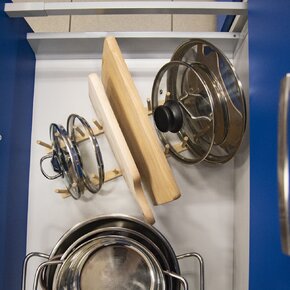 Stojan na taniere/pokrievky