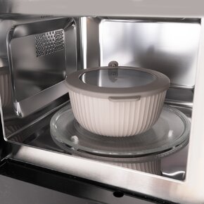 Miska Dora s vekom pr. 16,5 cm