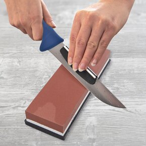Brúsny kameň s podložkou a úchytom na nože