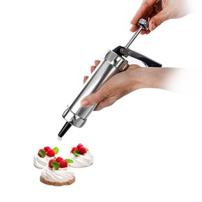 Lis na cesto so zdobičkou