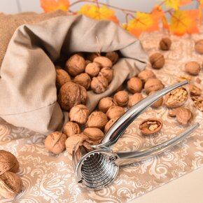 Luskáčik na orechy LUXY