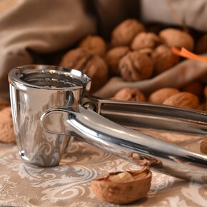 Luskáčik na orechy LUXY