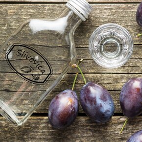 Samolepky na fľaše Slivovica